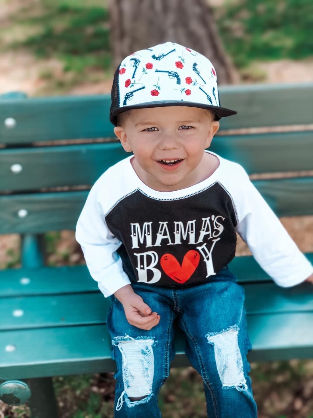 MAMA'S BOY Heart Shirt